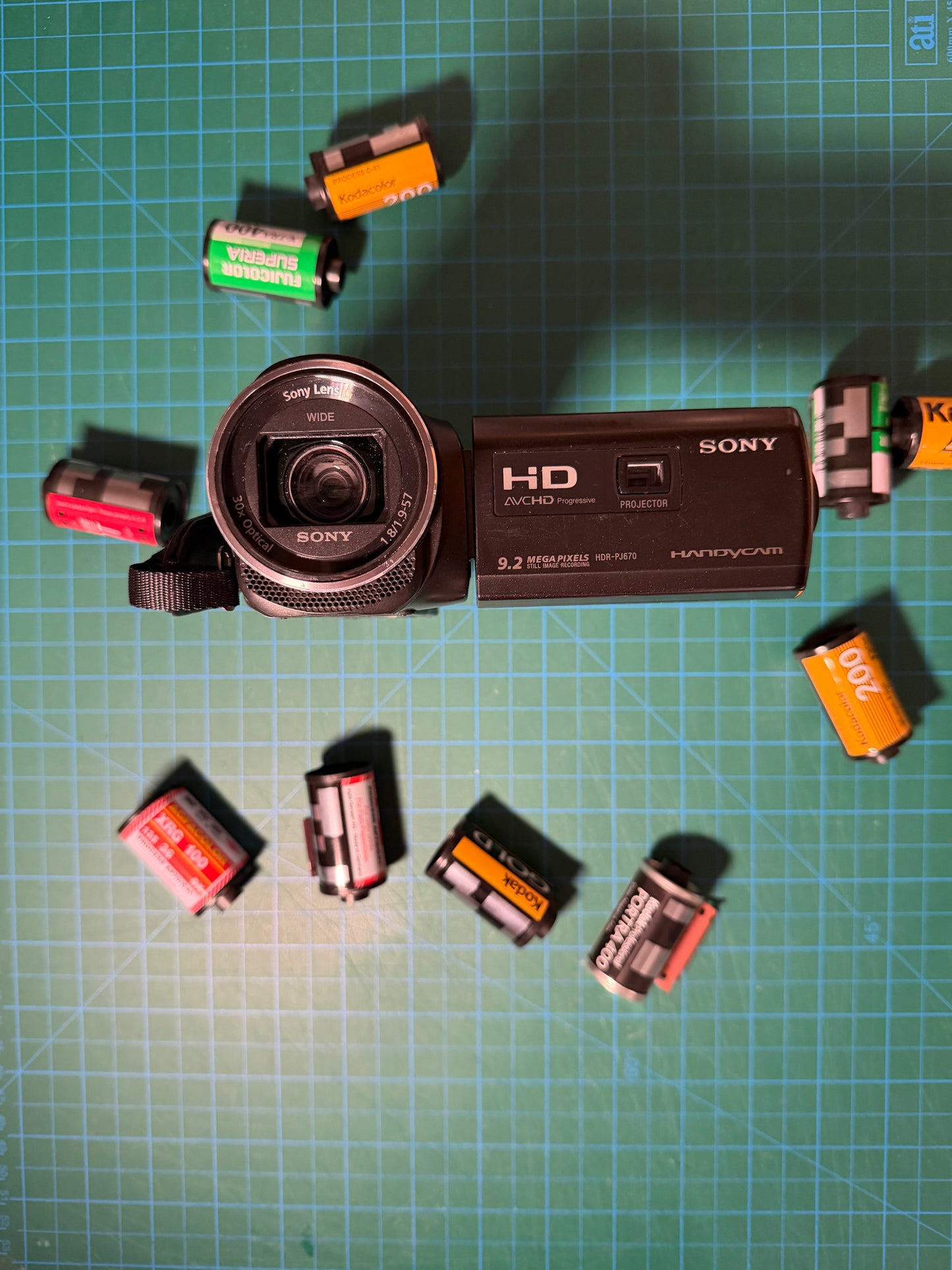 Sony Handycam HDR-PJ670