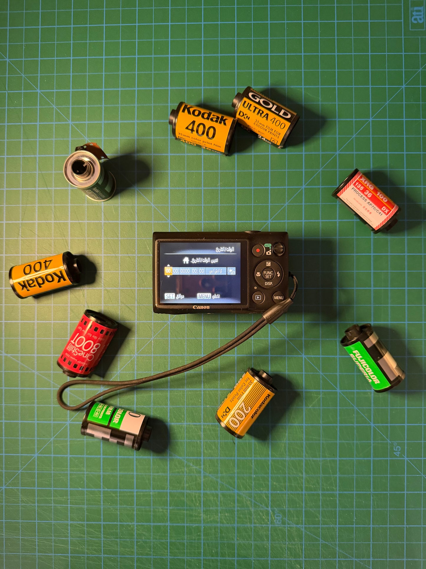 Canon IXUS 220 HS