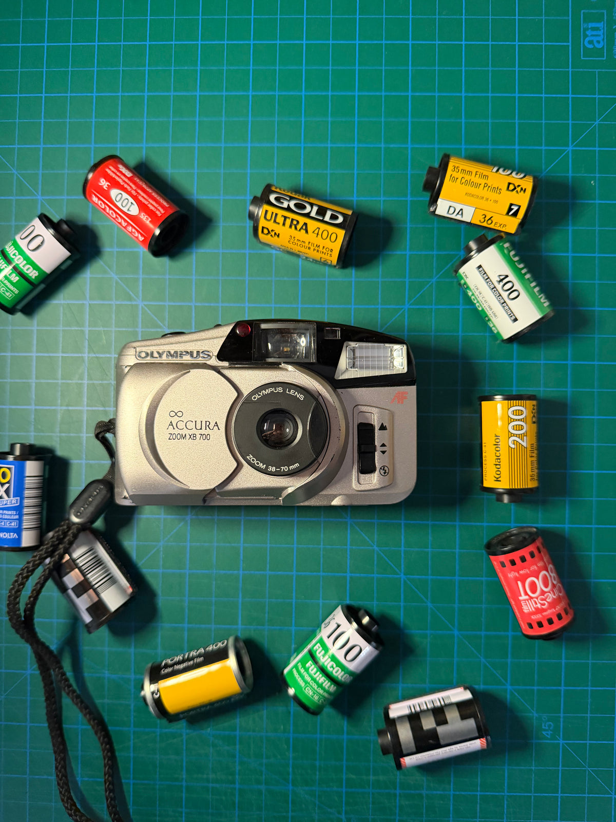 Olympus Accura Zoom XB 700