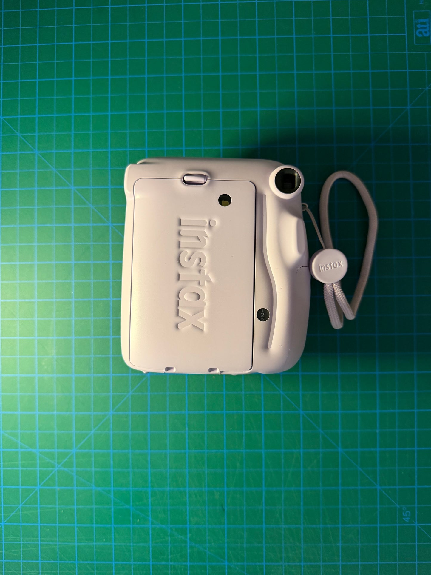 Instax Mini 11 (purple)